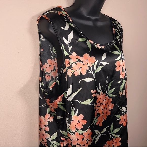 L VINTAGE CROFT AND BARROW BLACK PEACH FLORAL SATIN SLEEVELESS - Picture 4 of 12